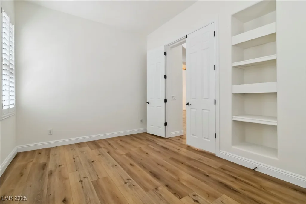 6921 Puetollano, North Las Vegas, NV 89084