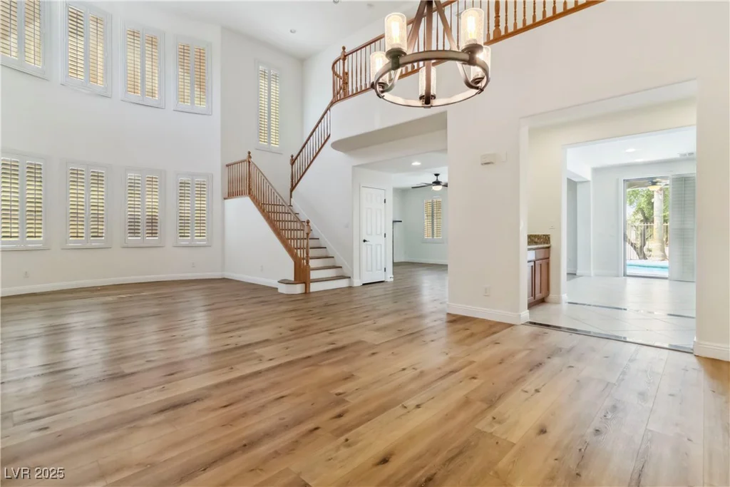 6921 Puetollano, North Las Vegas, NV 89084
