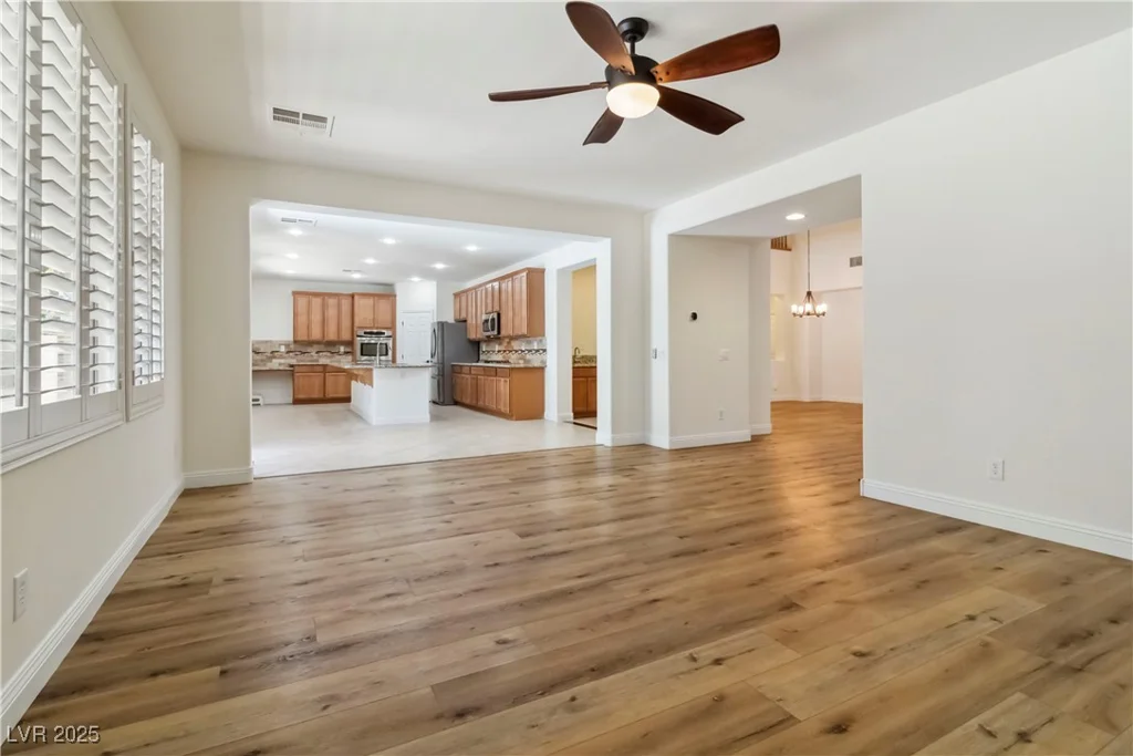 6921 Puetollano, North Las Vegas, NV 89084