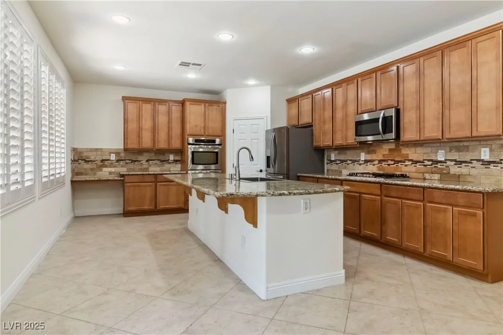 6921 Puetollano, North Las Vegas, NV 89084
