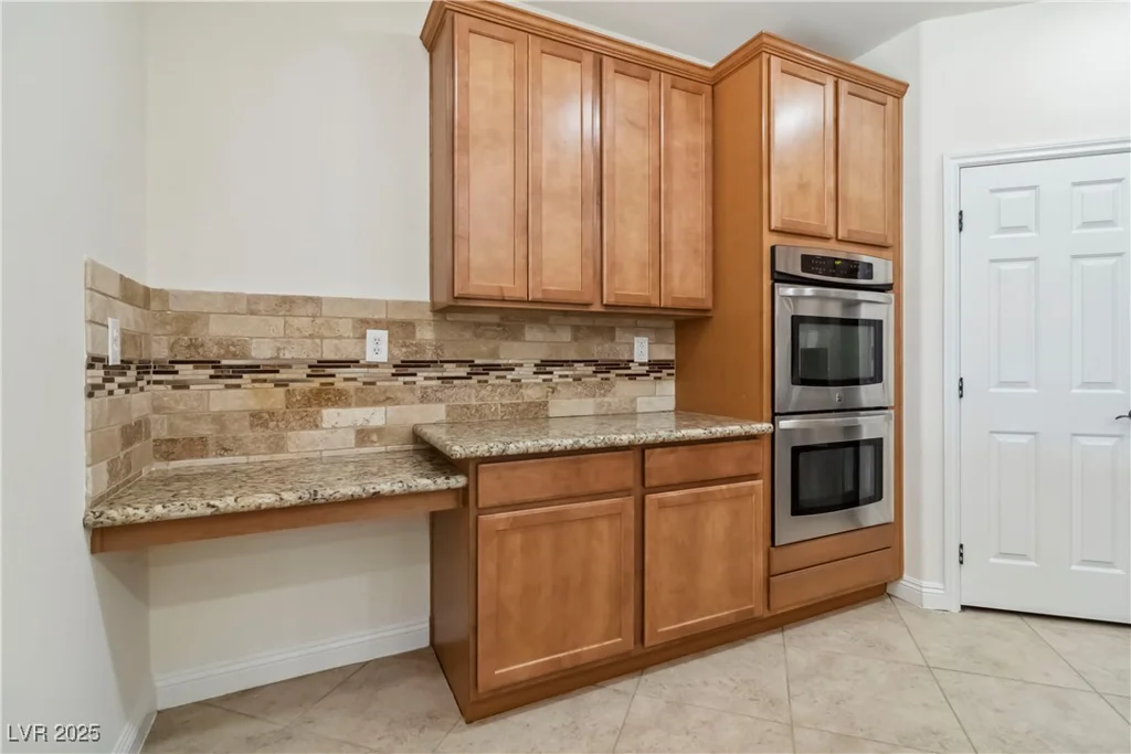 6921 Puetollano, North Las Vegas, NV 89084