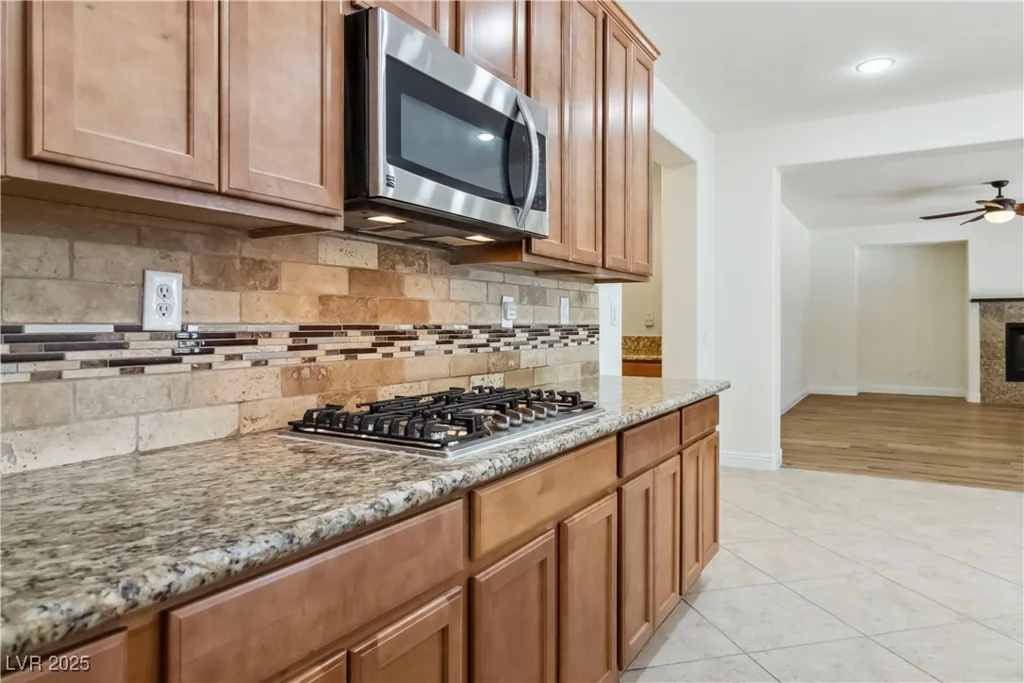 6921 Puetollano, North Las Vegas, NV 89084