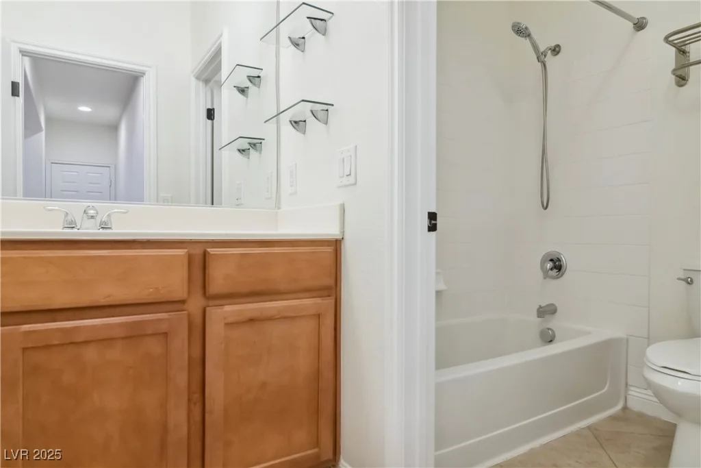 6921 Puetollano, North Las Vegas, NV 89084