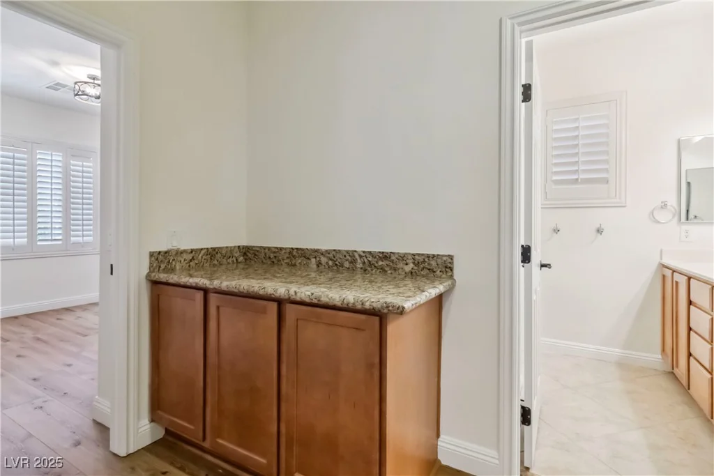 6921 Puetollano, North Las Vegas, NV 89084
