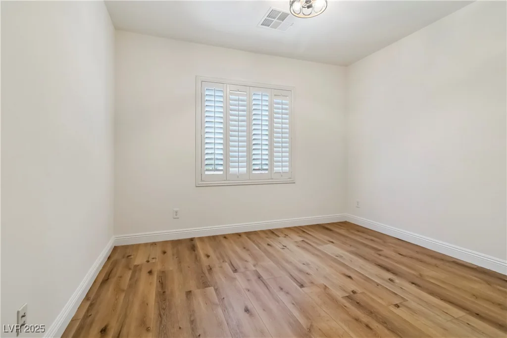 6921 Puetollano, North Las Vegas, NV 89084