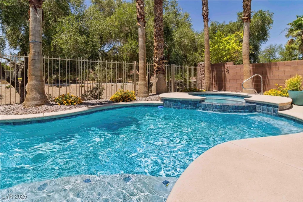 6921 Puetollano, North Las Vegas, NV 89084