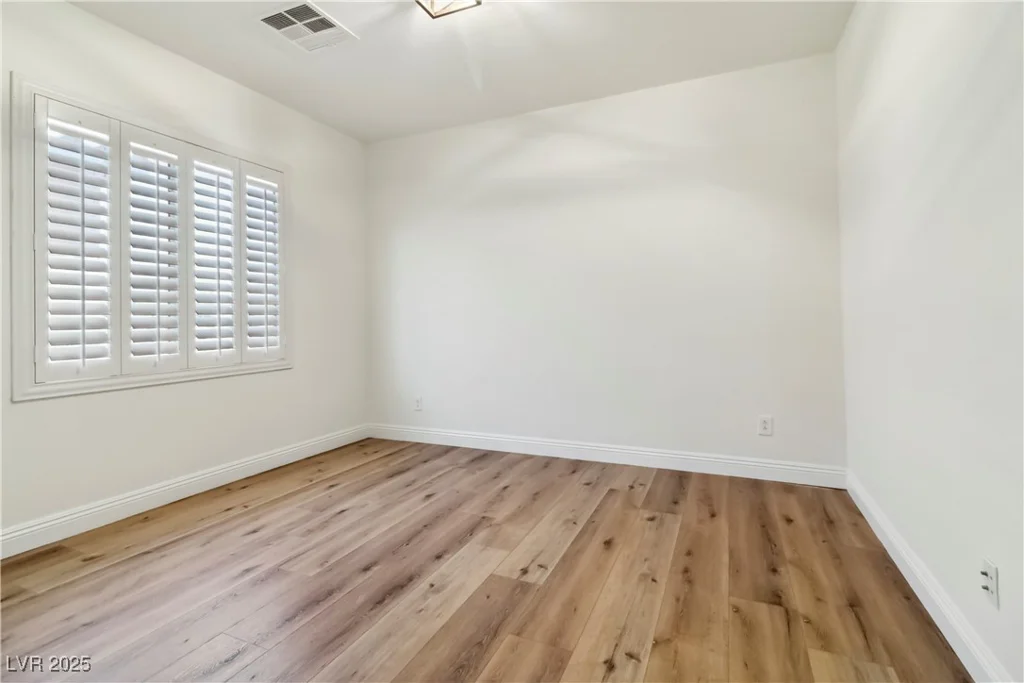 6921 Puetollano, North Las Vegas, NV 89084