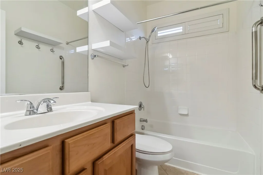 6921 Puetollano, North Las Vegas, NV 89084