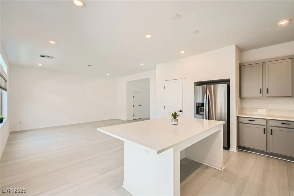 5804 Gossamer Stone, Las Vegas, NV 89141