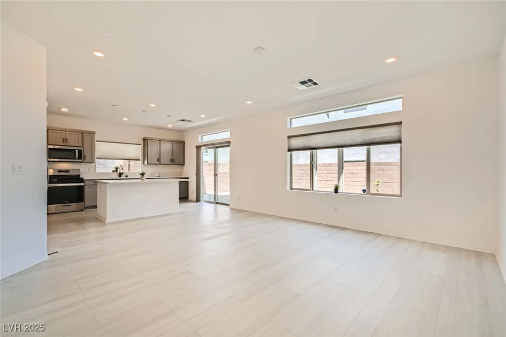 5804 Gossamer Stone, Las Vegas, NV 89141