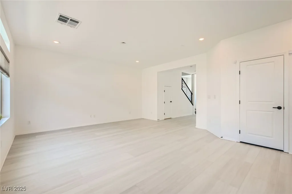 5804 Gossamer Stone, Las Vegas, NV 89141