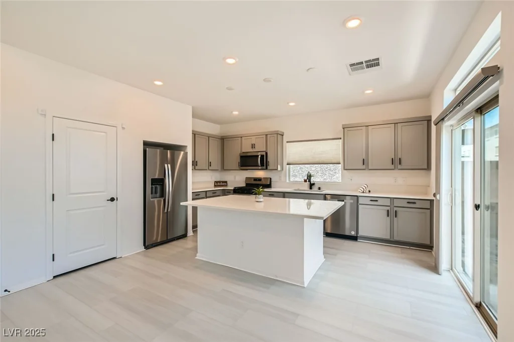 5804 Gossamer Stone, Las Vegas, NV 89141