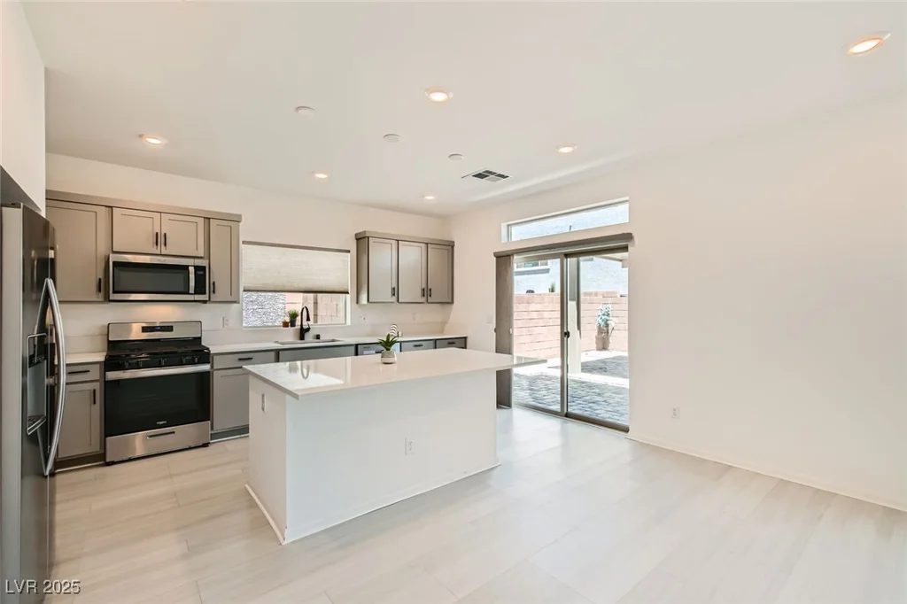 5804 Gossamer Stone, Las Vegas, NV 89141