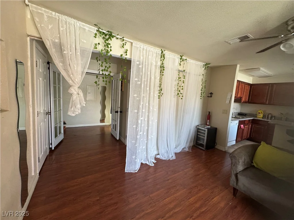 5499 Indian River, Las Vegas, NV 89103