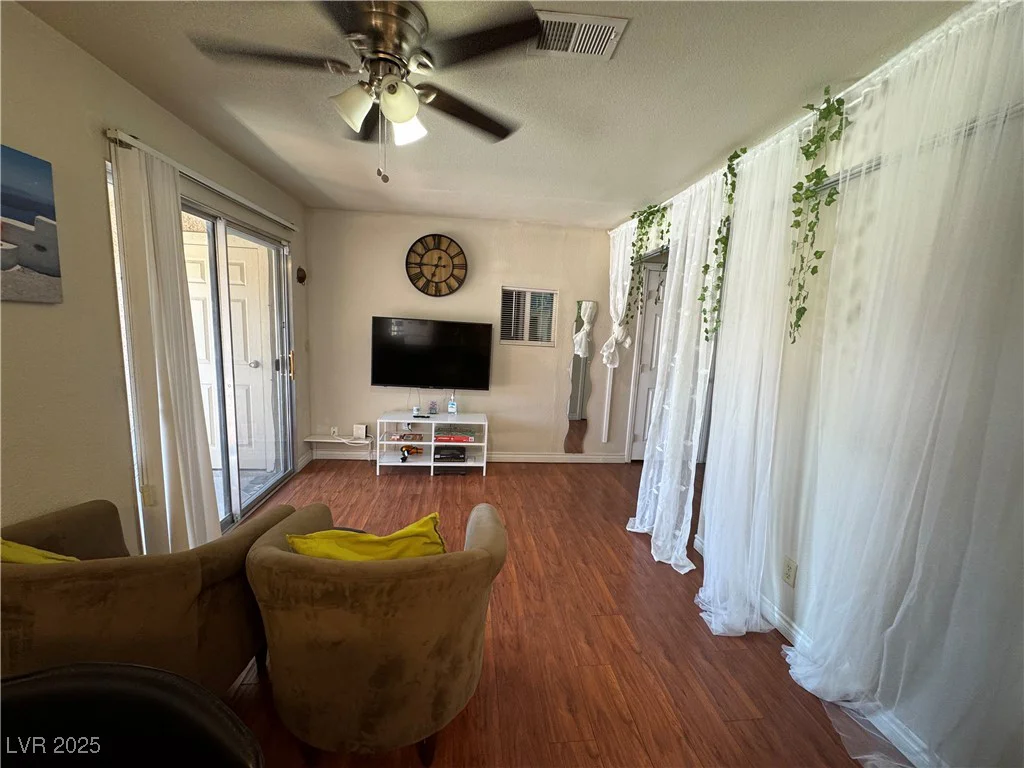 5499 Indian River, Las Vegas, NV 89103