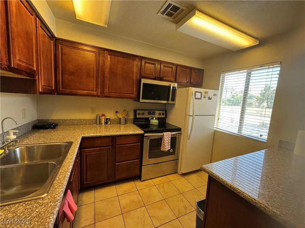 5499 Indian River, Las Vegas, NV 89103