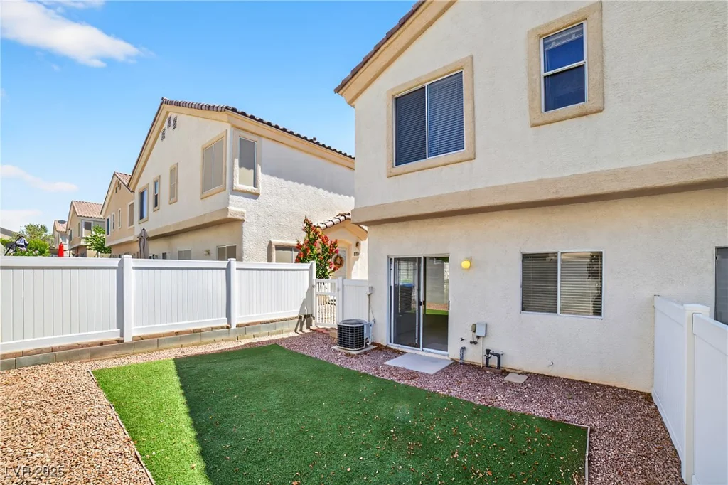 2558 Lazy Saddle, Henderson, NV 89002