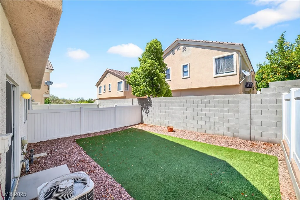 2558 Lazy Saddle, Henderson, NV 89002