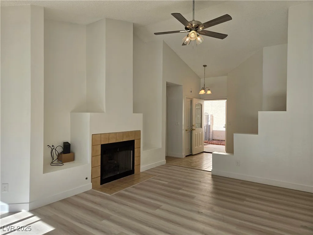 6636 Old Oxford, Las Vegas, NV 89108