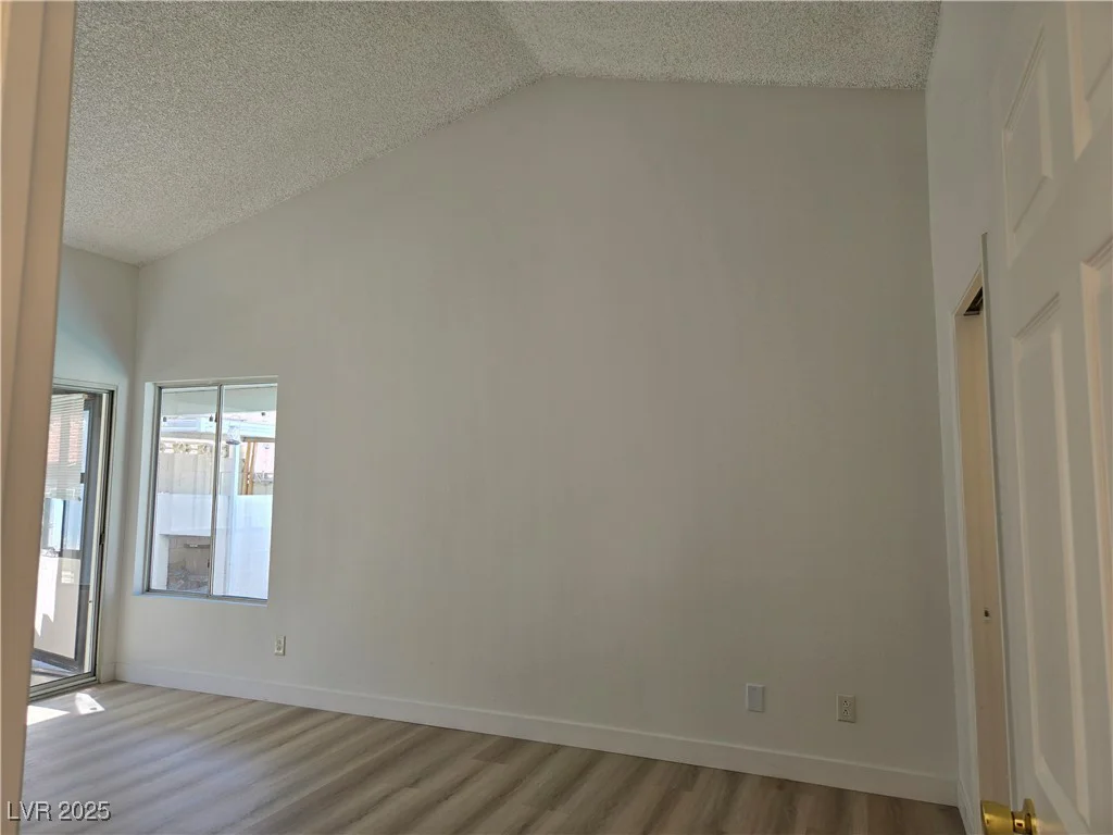 6636 Old Oxford, Las Vegas, NV 89108