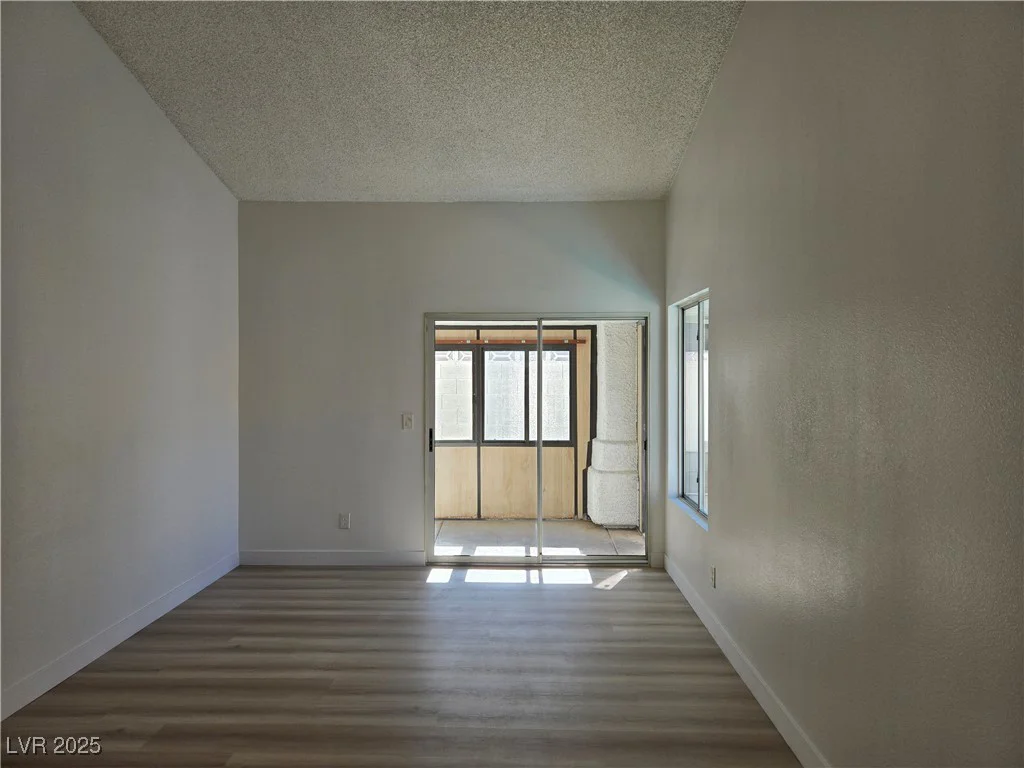 6636 Old Oxford, Las Vegas, NV 89108
