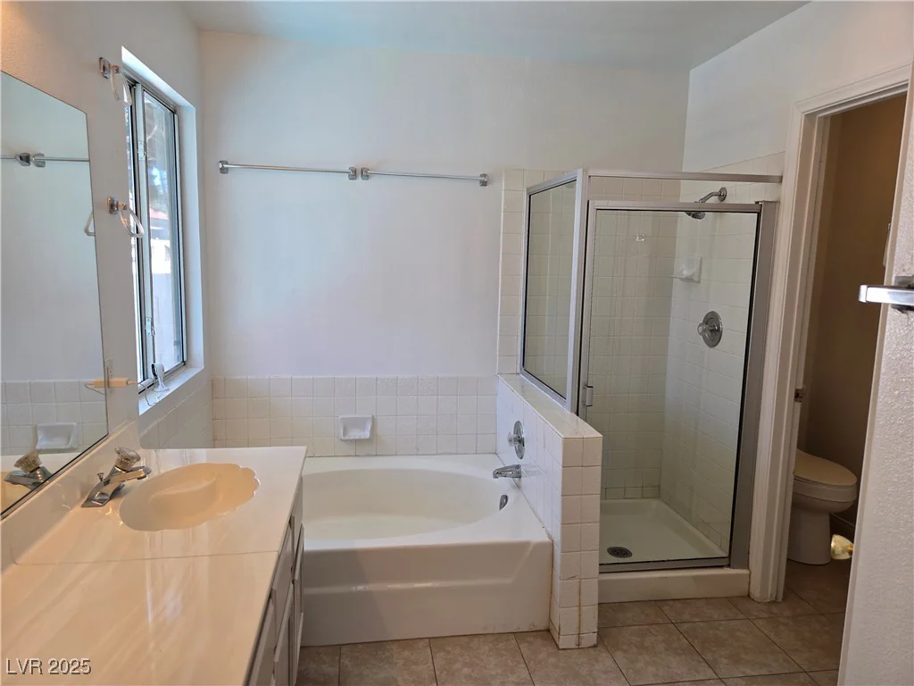 6636 Old Oxford, Las Vegas, NV 89108