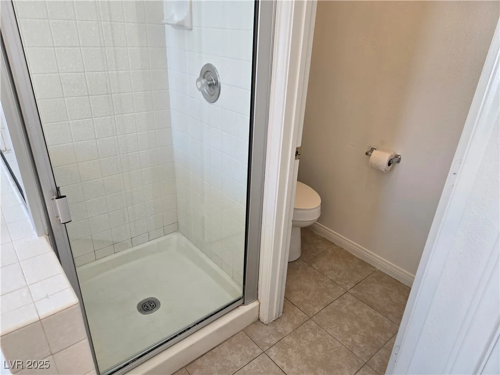 6636 Old Oxford, Las Vegas, NV 89108