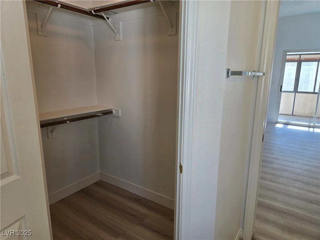 6636 Old Oxford, Las Vegas, NV 89108