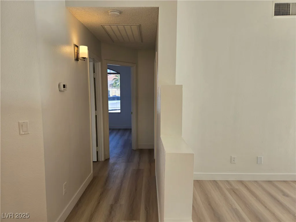 6636 Old Oxford, Las Vegas, NV 89108