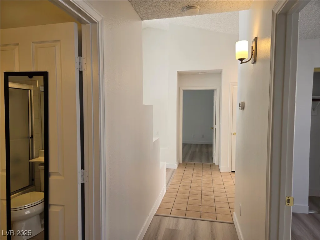 6636 Old Oxford, Las Vegas, NV 89108