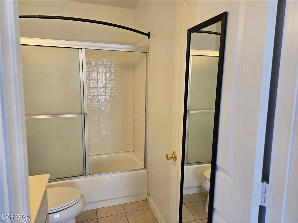 6636 Old Oxford, Las Vegas, NV 89108
