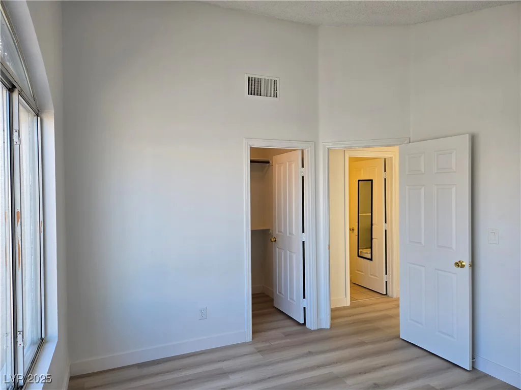 6636 Old Oxford, Las Vegas, NV 89108