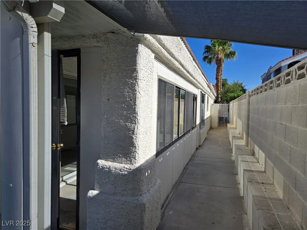 6636 Old Oxford, Las Vegas, NV 89108