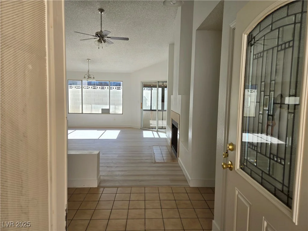 6636 Old Oxford, Las Vegas, NV 89108