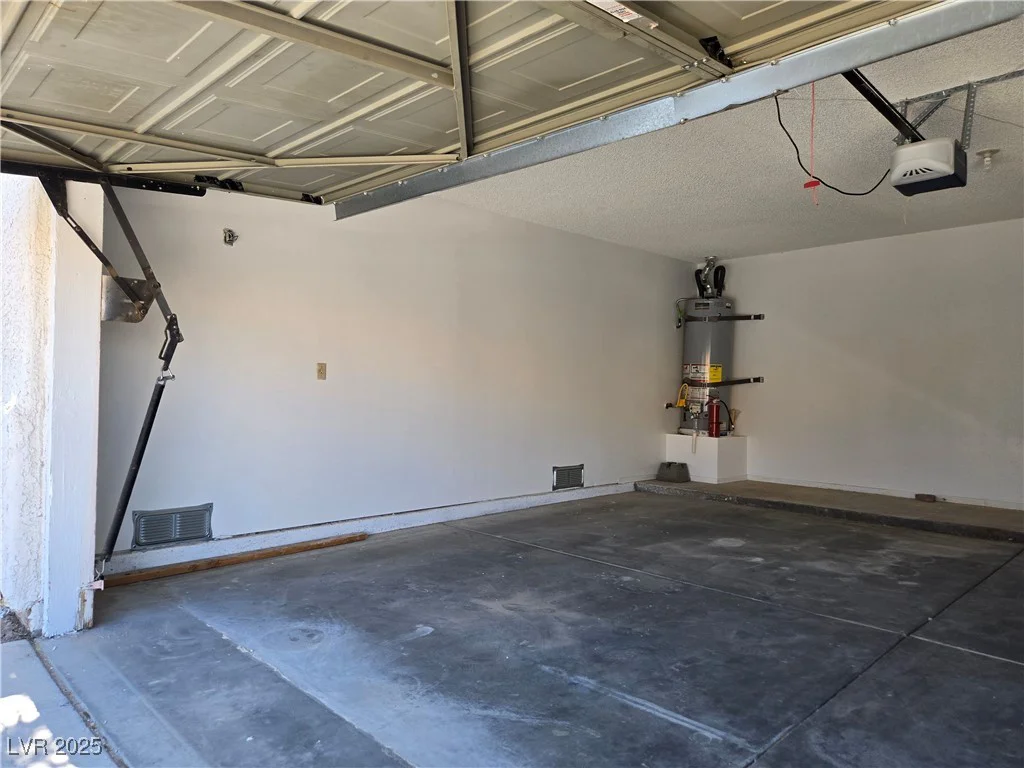 6636 Old Oxford, Las Vegas, NV 89108