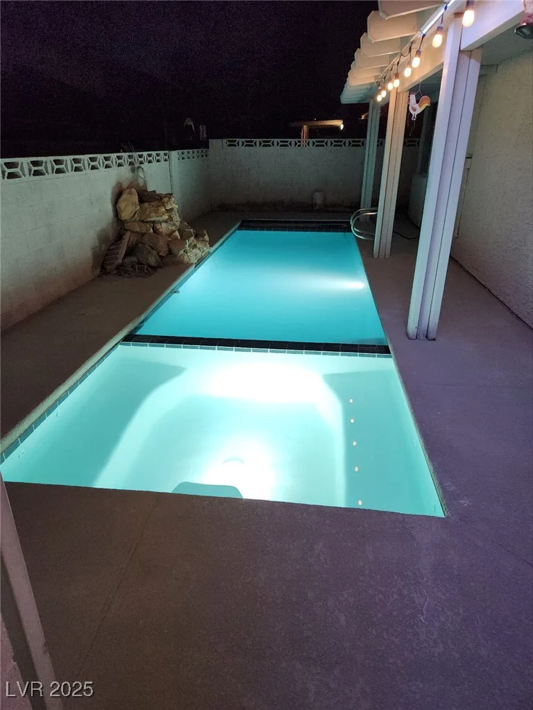 6636 Old Oxford, Las Vegas, NV 89108