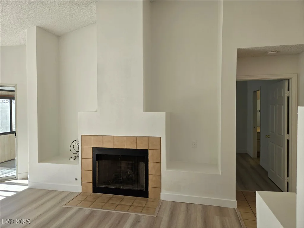 6636 Old Oxford, Las Vegas, NV 89108