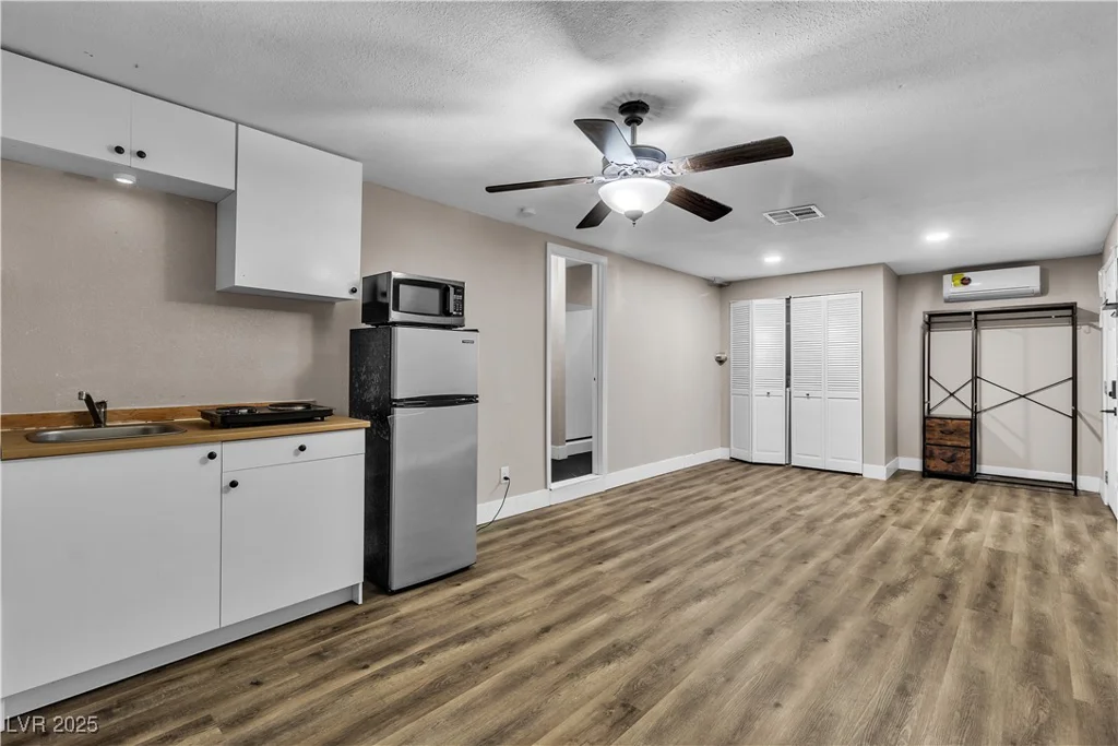 1700 Ferrell, Las Vegas, NV 89106