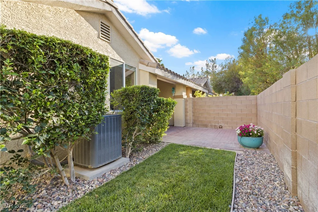 9256 Blue Flax, Las Vegas, NV 89148