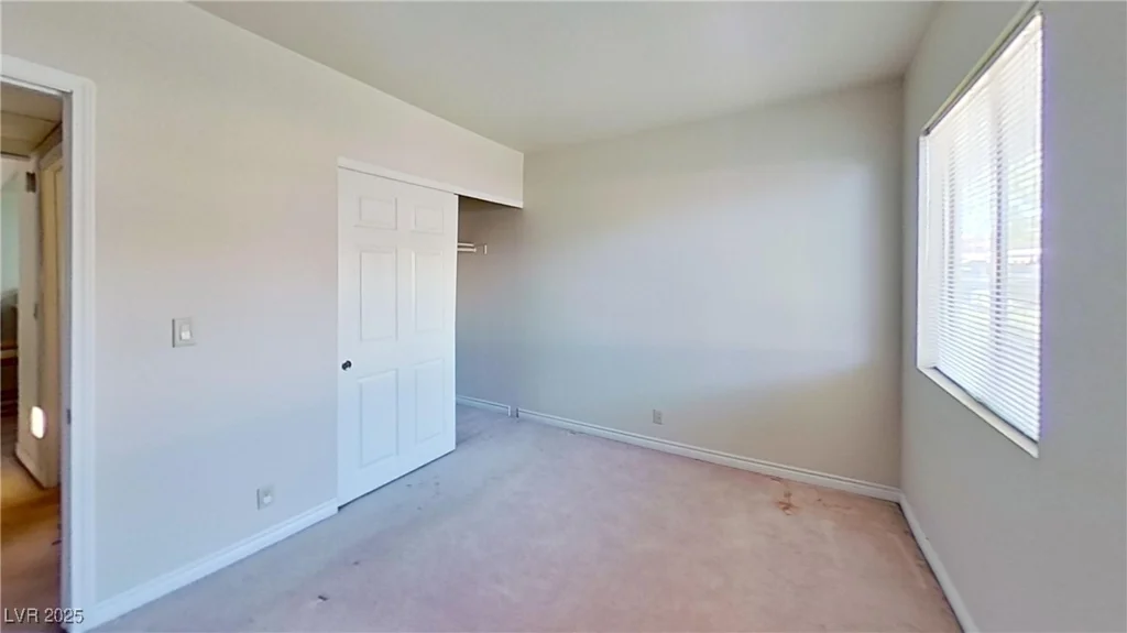 4990 River Glen, Las Vegas, NV 89103