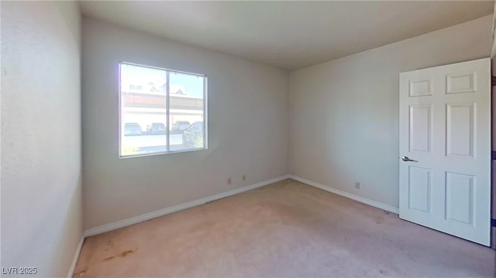 4990 River Glen, Las Vegas, NV 89103