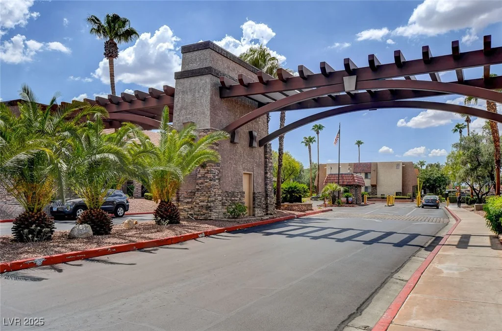 4990 River Glen, Las Vegas, NV 89103