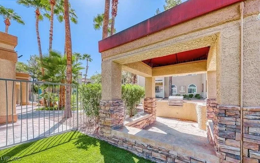 3145 Flamingo, Las Vegas, NV 89121