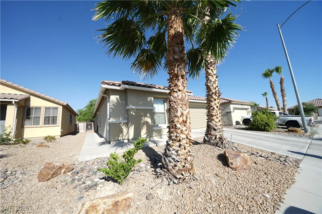6040 Eganridge, North Las Vegas, NV 89081