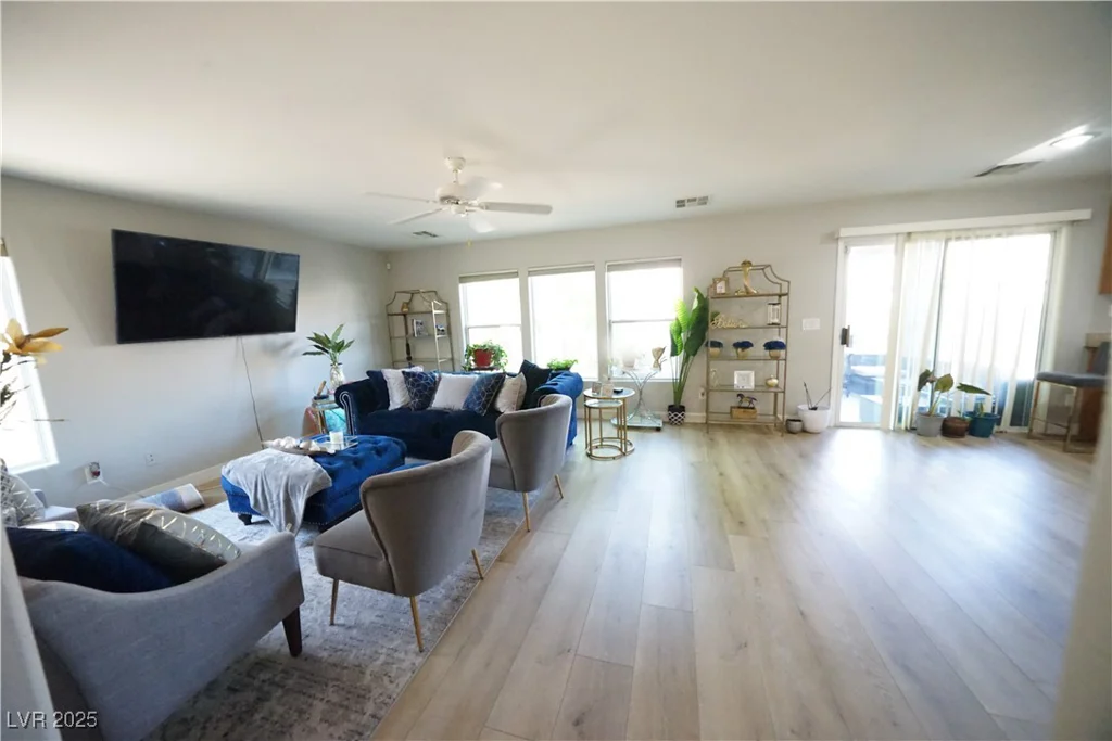 6040 Eganridge, North Las Vegas, NV 89081