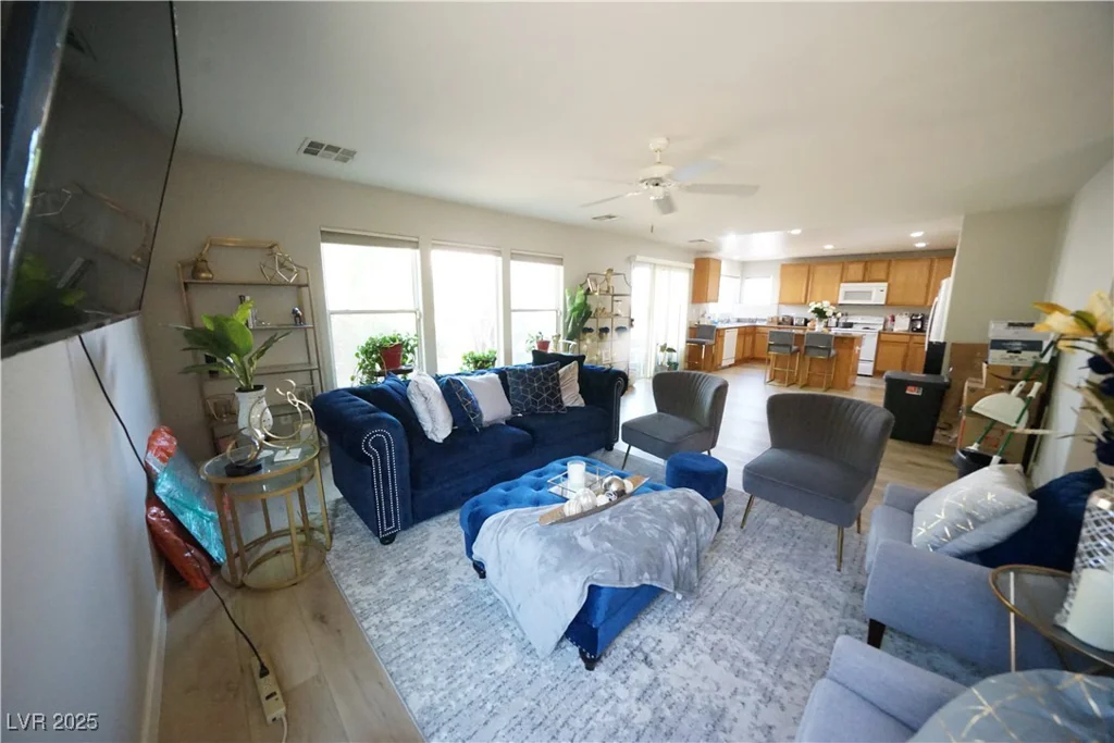 6040 Eganridge, North Las Vegas, NV 89081