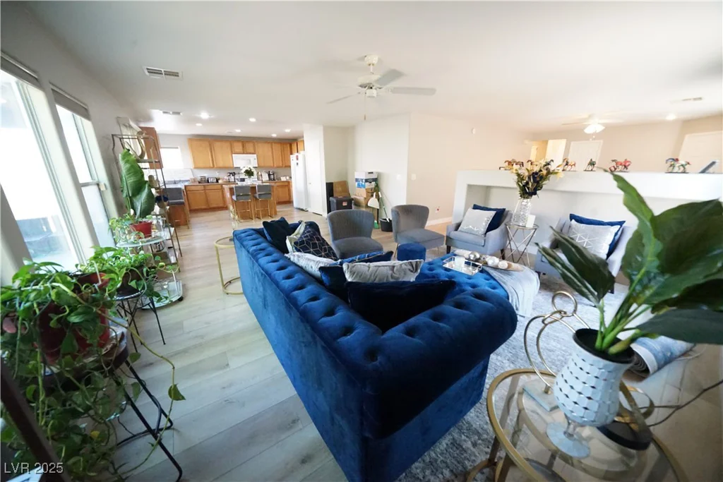 6040 Eganridge, North Las Vegas, NV 89081