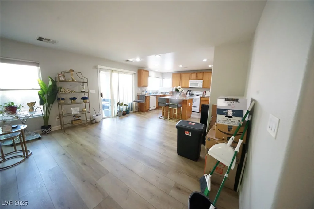 6040 Eganridge, North Las Vegas, NV 89081