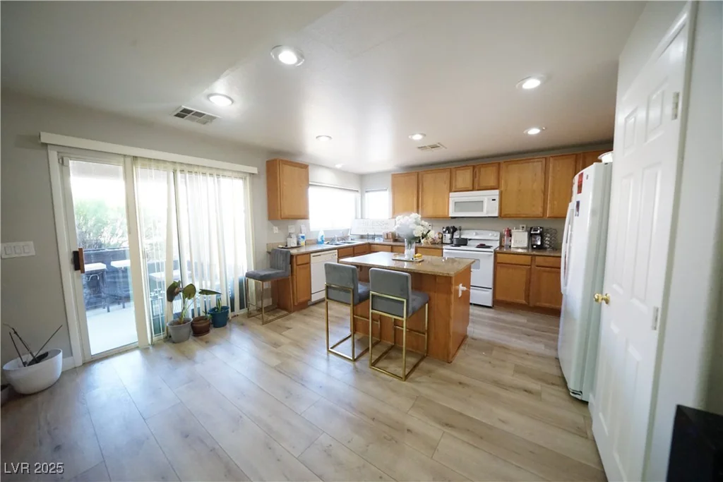 6040 Eganridge, North Las Vegas, NV 89081