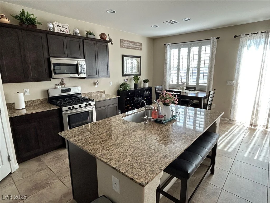 6682 Salt Pond Bay, Las Vegas, NV 89149